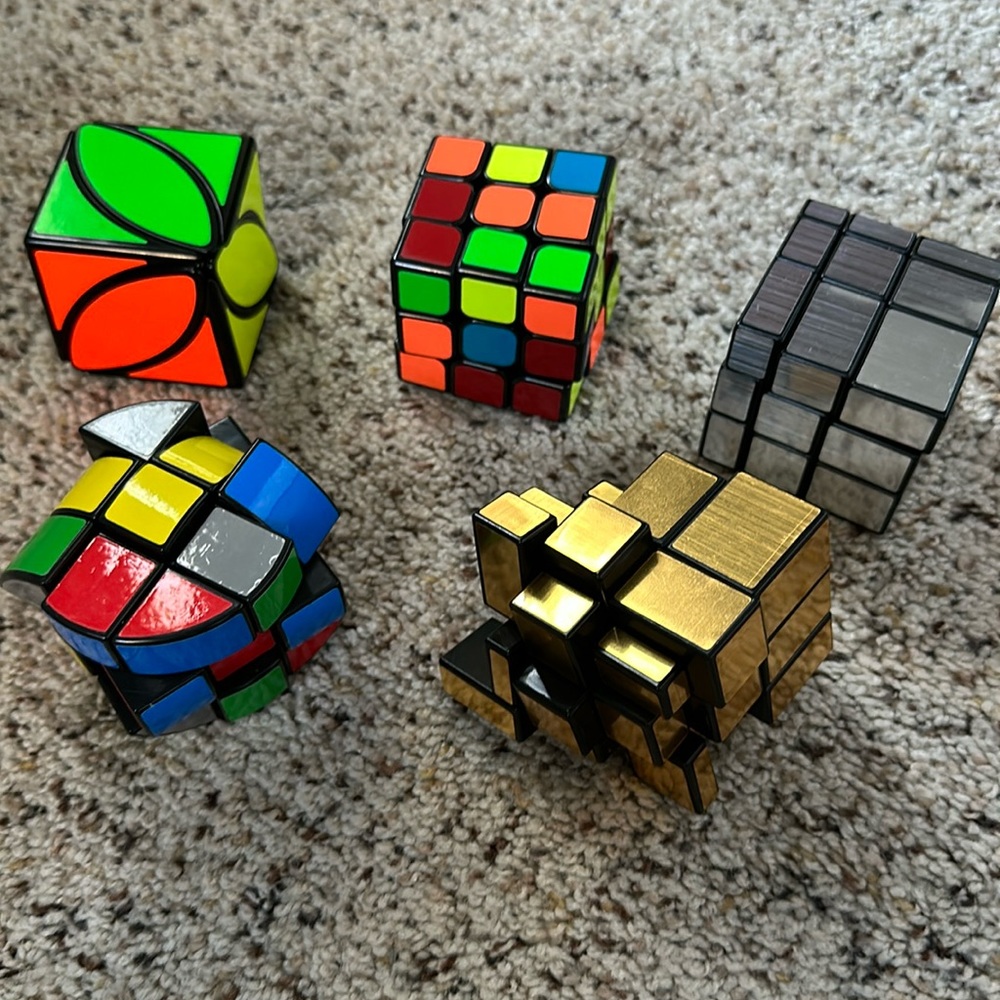 5 speed cubes. All 5 shown in pics. Smoke free home.